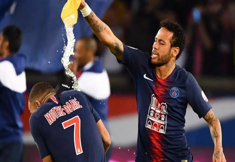 Khi Neymar ăn mừng là cả thế giới phải cười sảng khoái