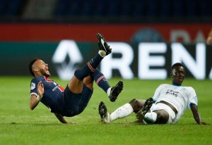 Neymar ăn vạ và tình huống gây sốc trong lịch sử World Cup