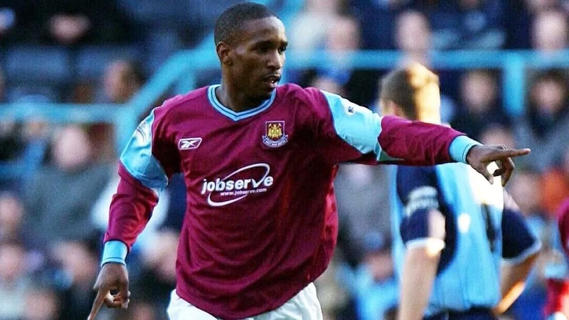 Cầu thủ Jermain Defoe - Sát thủ vòng cấm, tay chơi sát gái 1 Cầu thủ Jermain Defoe - Sát thủ vòng cấm, tay chơi sát gái